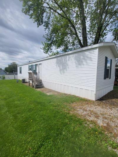 Photo 2 of 11 of home located at 3250 Maysville Pike #41 Zanesville, OH 43701