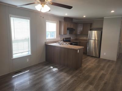 Photo 4 of 11 of home located at 3250 Maysville Pike #41 Zanesville, OH 43701