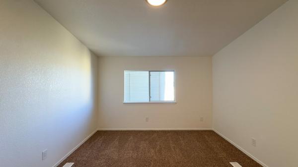 2005 Skyline PSP2304CT  Home