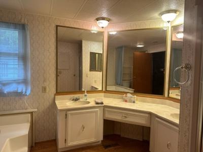 Photo 5 of 8 of home located at 2581 Collingwood Bay City, MI 48706