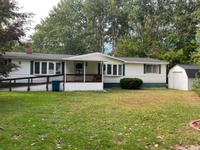 Photo 2 of 8 of home located at 2581 Collingwood Bay City, MI 48706