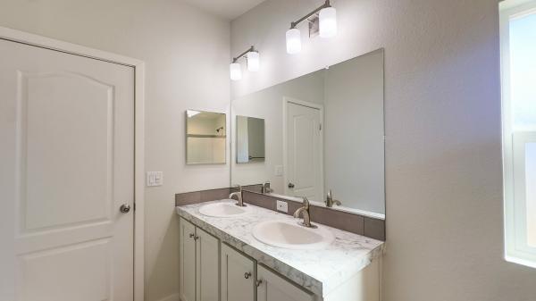 2024 Fleetwood 220CL24483E Home