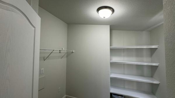 2023 Fleetwood 220CL24483E  Home