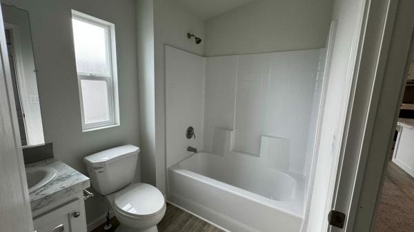 2023 Fleetwood 220CL24483E  Home