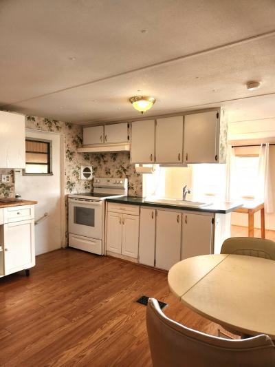 Photo 3 of 20 of home located at 14 Lakeview Dr Palmetto, FL 34221
