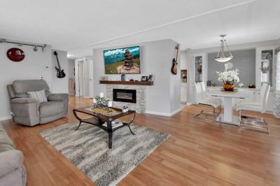 Photo 4 of 32 of home located at 191 Forest Lane Debary, FL 32713
