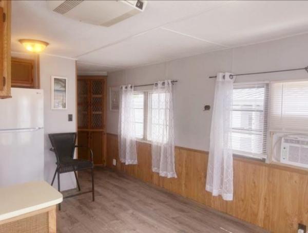 1985 TOWN Mobile Home