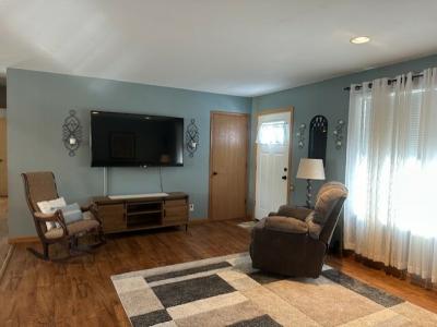 Photo 5 of 8 of home located at 2906 Westwood Bay City, MI 48706