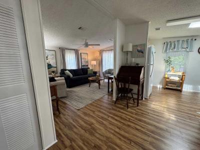 Photo 5 of 19 of home located at 2306 Holmes Drive Lake Wales, FL 33898