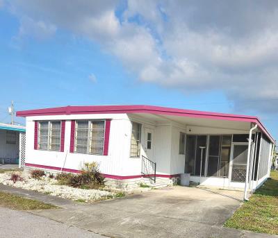 Photo 3 of 17 of home located at 6372 126th Ave N Largo, FL 33773