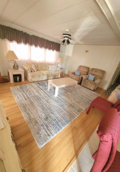 Photo 2 of 17 of home located at 6372 126th Ave N Largo, FL 33773