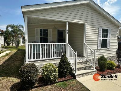 Photo 3 of 23 of home located at 68 Wintergreen Drive Fruitland Park, FL 34731