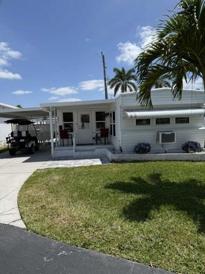 Photo 3 of 36 of home located at 221 Pier A Naples, FL 34112