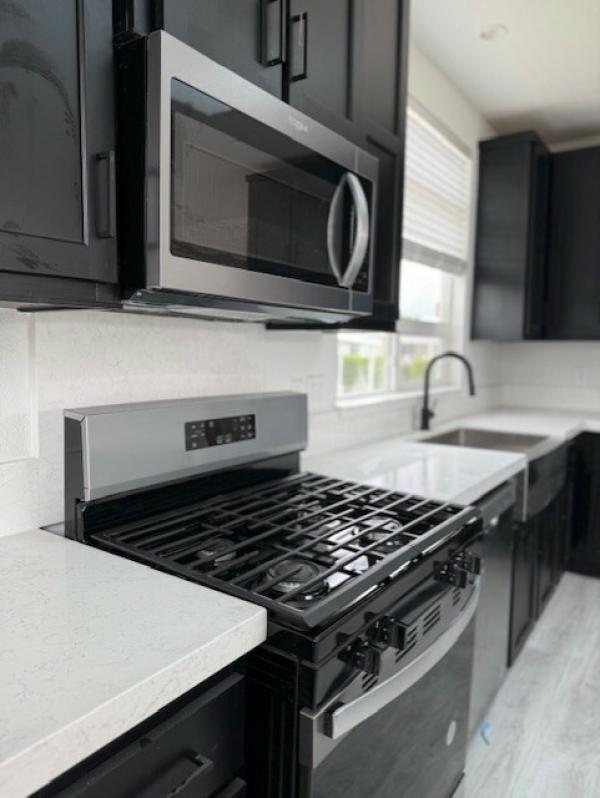 2025 Fleetwood 220CO28563P Manufactured Home