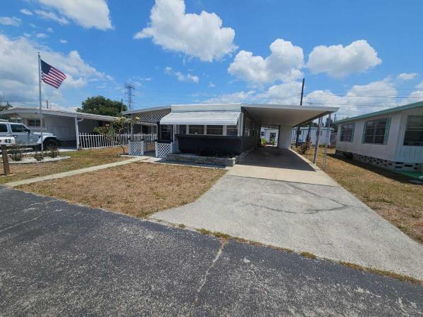 Photo 1 of 2 of home located at 6250 Roosevelt Blvd, Lot 42 Clearwater, FL 33760