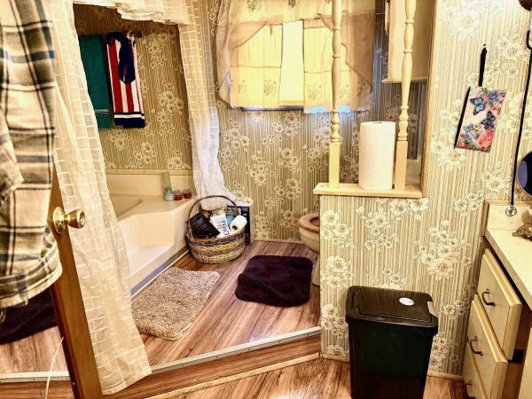 1979 Hillcrest Mobile Home