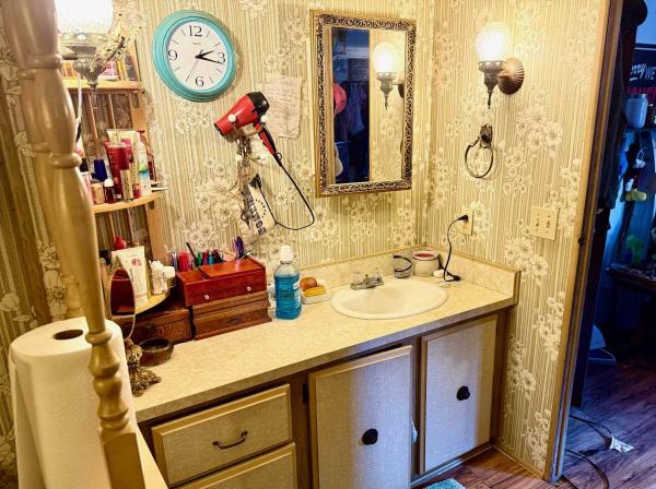 1979 Hillcrest Mobile Home