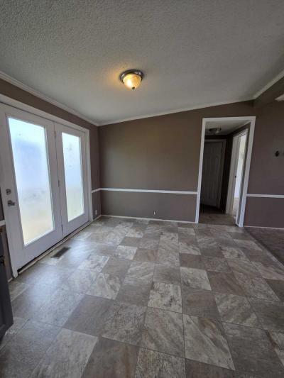 Photo 4 of 10 of home located at 370 Heartwood Ct Wixom, MI 48393