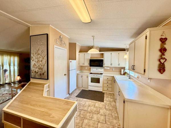 1985 HOME Manufactured Home