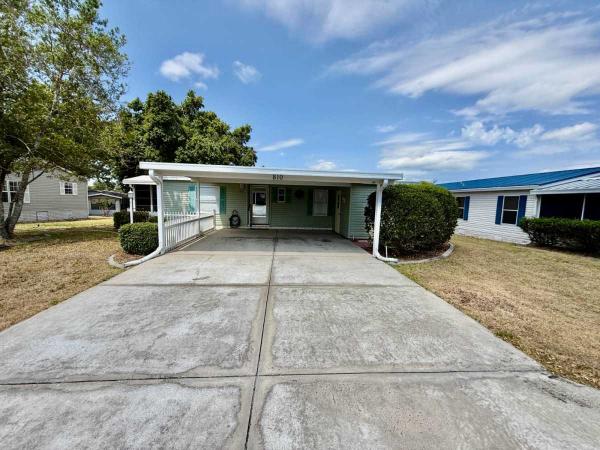 Photo 1 of 2 of home located at 810 E Norman St Lady Lake, FL 32159