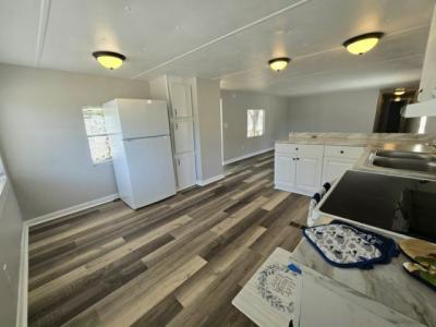 Photo 3 of 11 of home located at 11211 East Bay Rd. Unit 39 Gibsonton, FL 33534