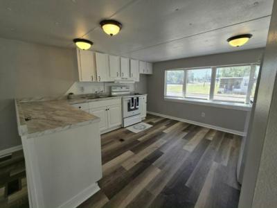 Photo 4 of 11 of home located at 11211 East Bay Rd. Unit 39 Gibsonton, FL 33534