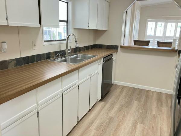 1985 TWIN Manufactured Home