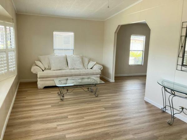 1985 TWIN Manufactured Home