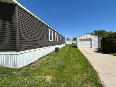 Photo 2 of 17 of home located at 2051 SE Four Seasons Dr. #163 Ankeny, IA 50021