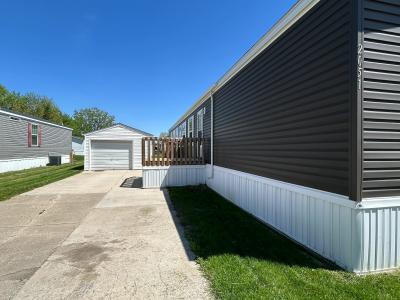 Photo 3 of 17 of home located at 2051 SE Four Seasons Dr. #163 Ankeny, IA 50021