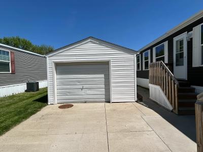 Photo 4 of 17 of home located at 2051 SE Four Seasons Dr. #163 Ankeny, IA 50021