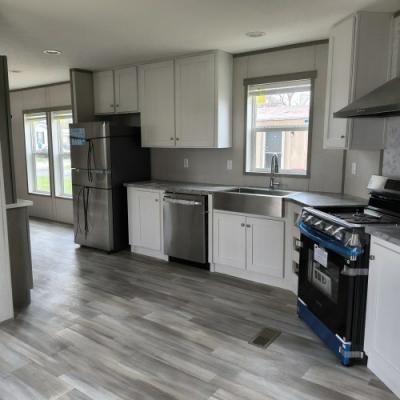 Photo 2 of 8 of home located at 27 Crestwood Drive #0013 Middletown, IN 47356