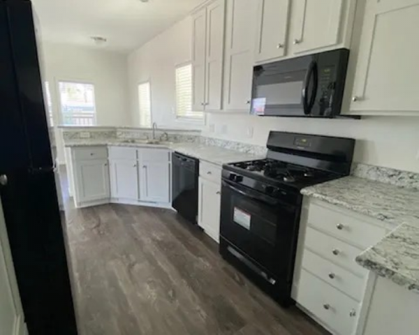 2023 51BBK18522AH23  Home
