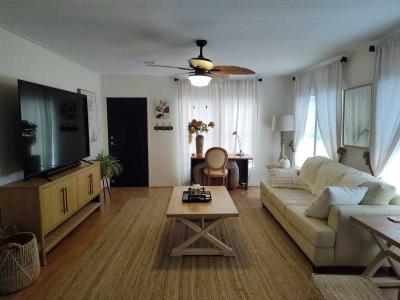 Photo 3 of 8 of home located at 8775 20th St. Lot 462 Vero Beach, FL 32966