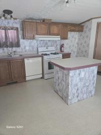 1996 Four Seasons Mobile Home
