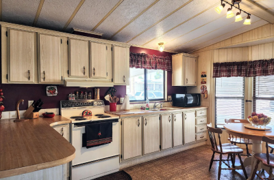 Photo 5 of 33 of home located at 9333 E University Dr #184 Mesa, AZ 85207