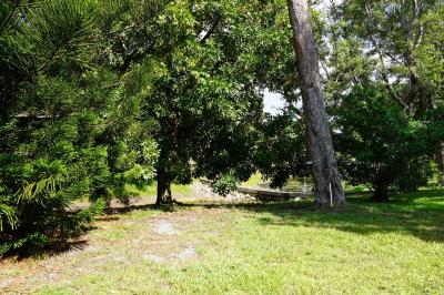 Photo 5 of 31 of home located at 85 South Warner Drive Jensen Beach, FL 34957