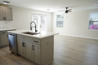 Photo 4 of 12 of home located at 117 NE Lavaughn Circle Jensen Beach, FL 34957