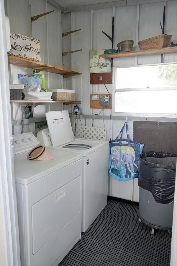 1975 Manufactured Home