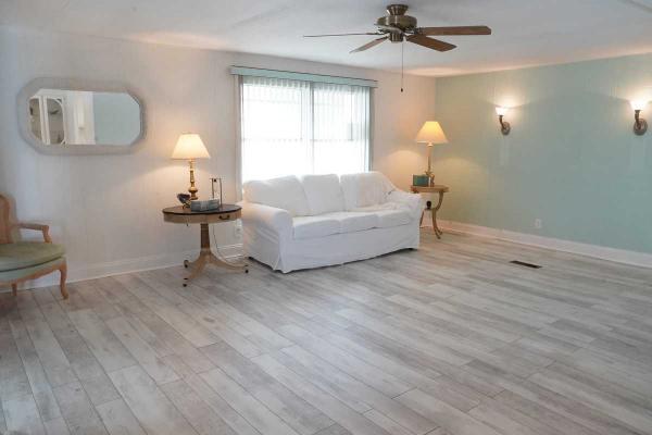 1975 Manufactured Home