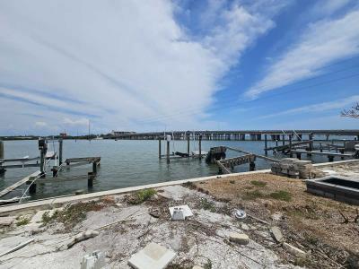 Mobile Home at 9191 Bay Pines Blvd Lot 4725 Saint Petersburg, FL 33708