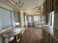 1990 Skyline Manufactured Home