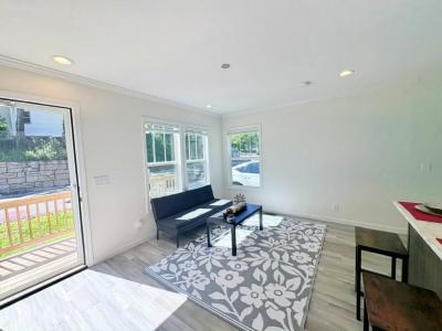 Photo 3 of 19 of home located at 218 Dreamers Lane Asheville, NC 28805