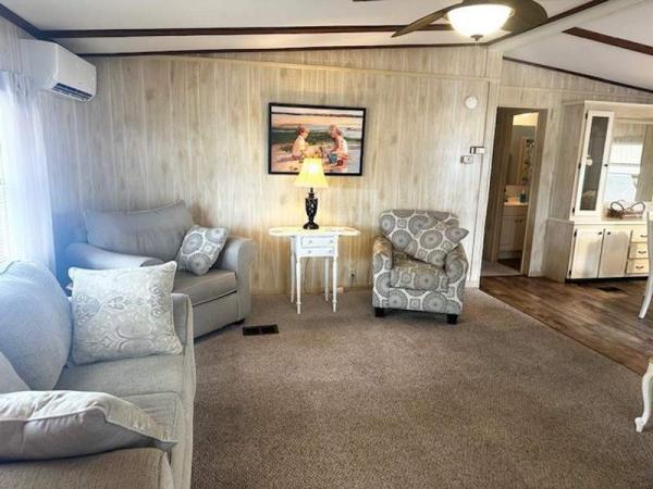 1984 Palm Harbor Manufactured Home