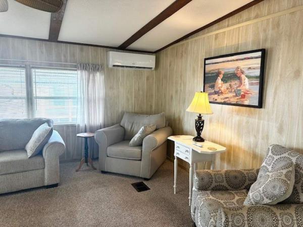 1984 Palm Harbor Manufactured Home