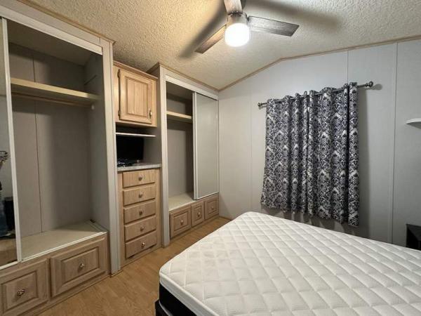 1992 Skyline Manufactured Home