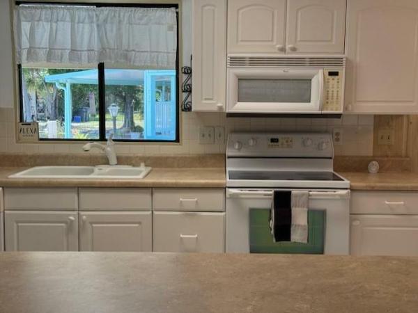 1985 Palm Harbor Manufactured Home