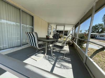 Photo 2 of 20 of home located at 932 Siesta Drive (Site 1479) Ellenton, FL 34222