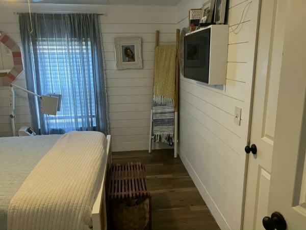 1985 Fleetwood HS Manufactured Home