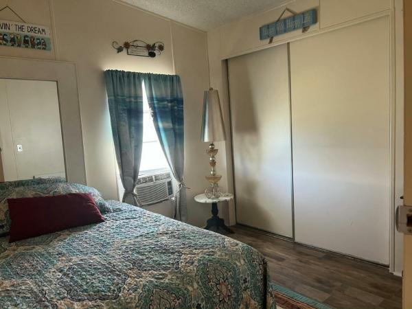 1988 HS Barrington Manufactured Home